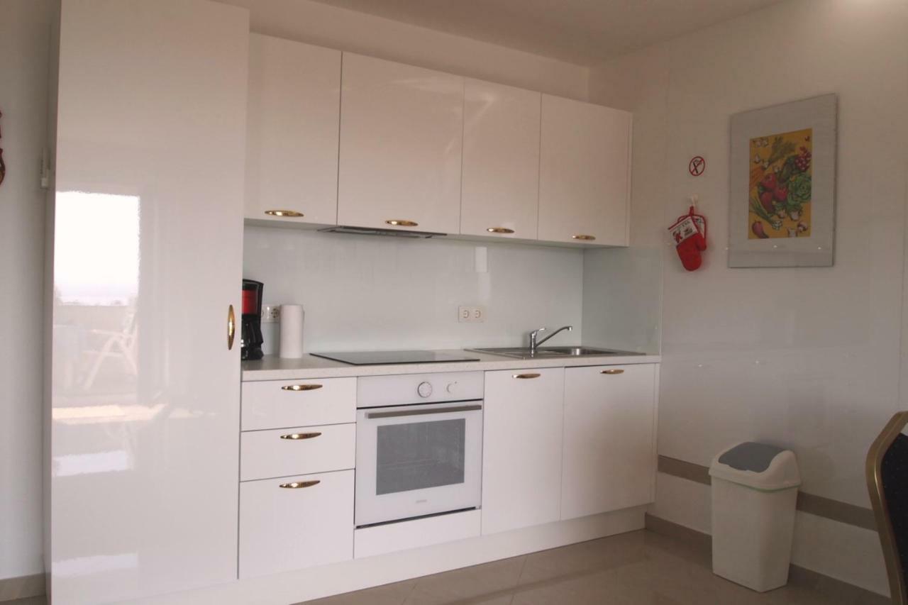Open Hus Apartment Krvavica Ngoại thất bức ảnh